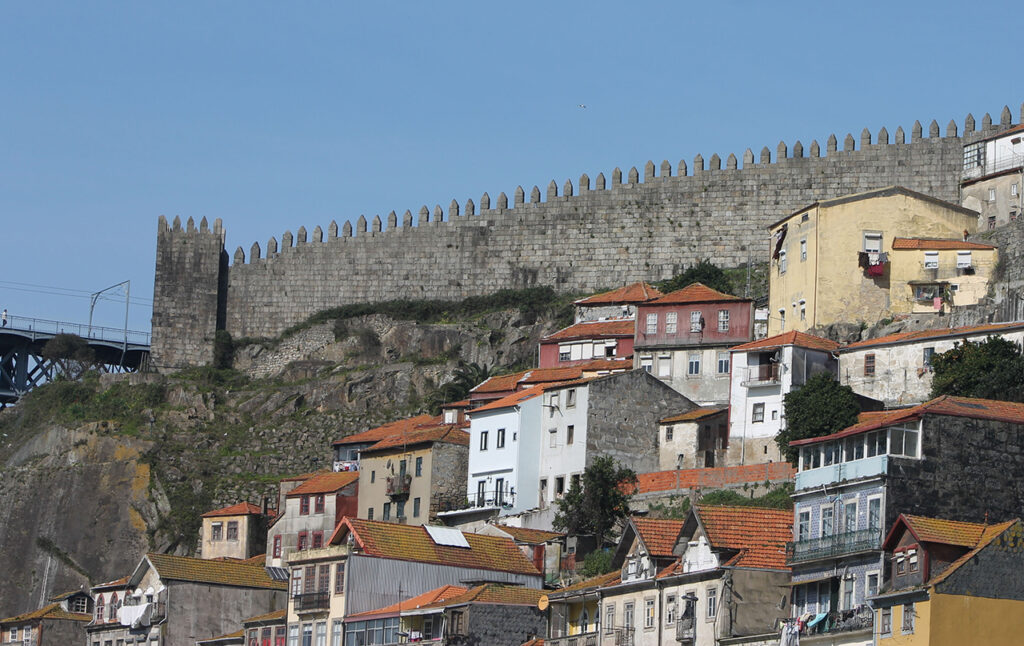 Ribeira e Muralha Fernandina